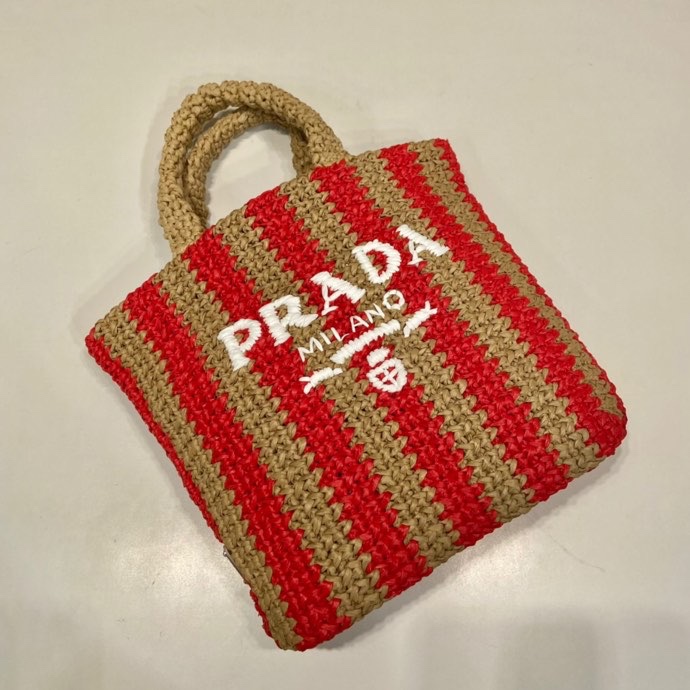 Pra*a tote bags